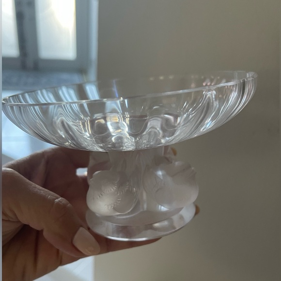 Lalique Crystal Pedestal Bowl with Bird Design 5 1/2” across x 3 3/8” T - Picture 12 of 16